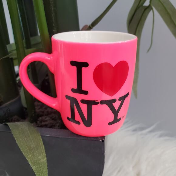 Torkia Authentic "I Love NY" Bone China Mini Mug Set - Picture 9 of 12